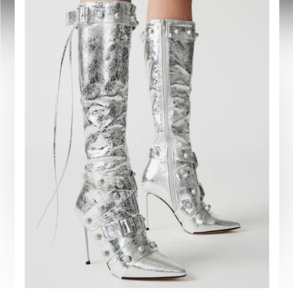 SALE❤️❤️❤️ Sexy Silver Steve Madden Boots